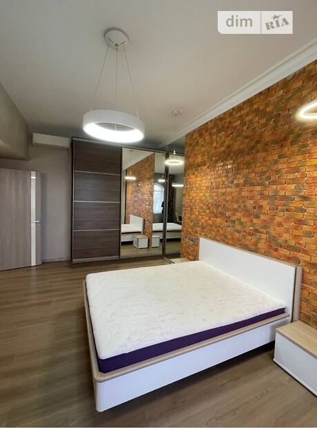 3-кімн. квартира, 130 м², пров. Онілової