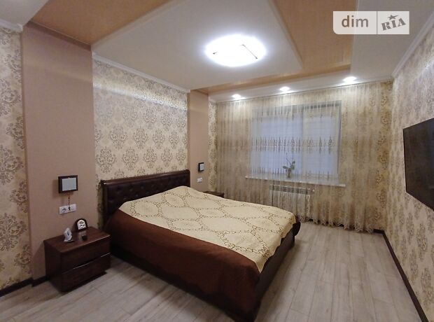 2-кімн. квартира, 67,6 м², вул. Антонова Олега